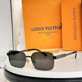 Picture of Louis Vuitton Sunglasses _SKUfw76771940fw